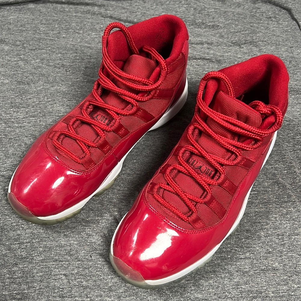 Air Jordan 11 Retro - Win Like 96, Size 9.5